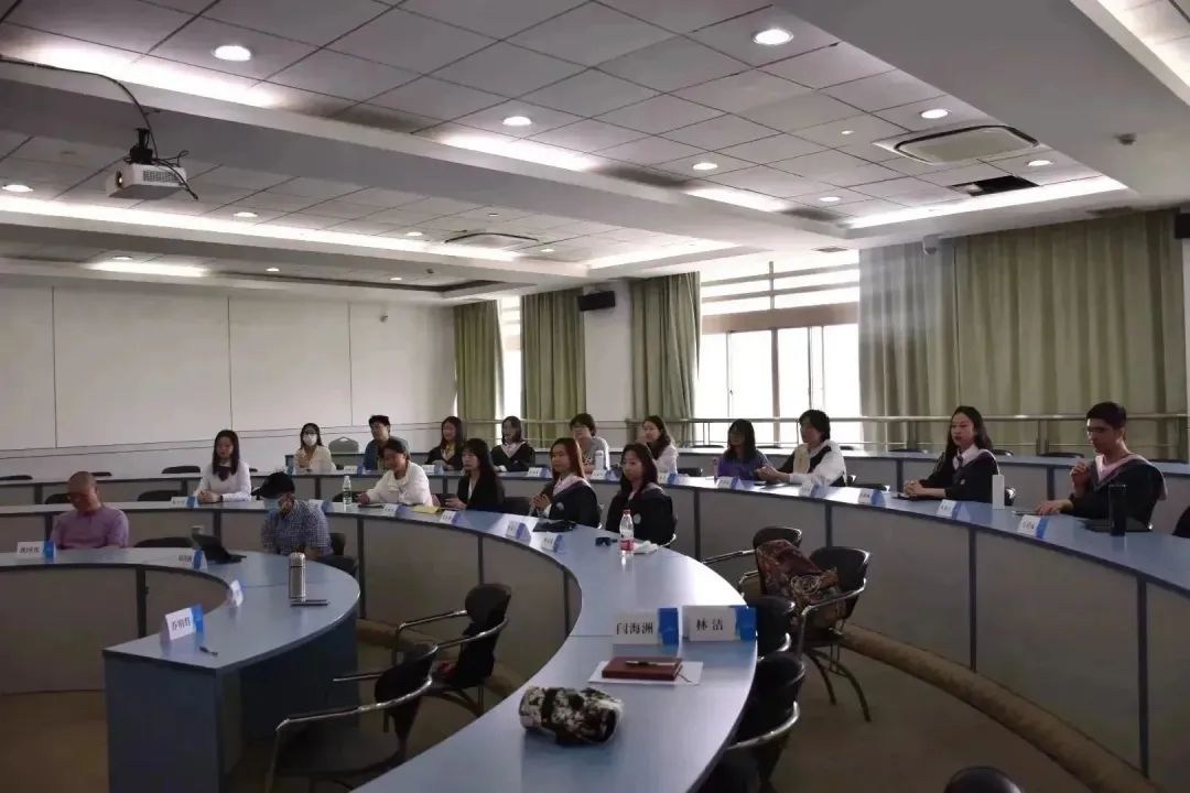 ca88官网评估向上海对外经贸大学金融治理学院宣布奖学金、奖教金